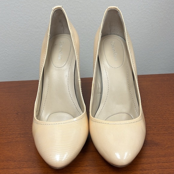 Calvin Klein Whinnie Stiletto Heels 7 1/2 Excellent condition! - Picture 3 of 6